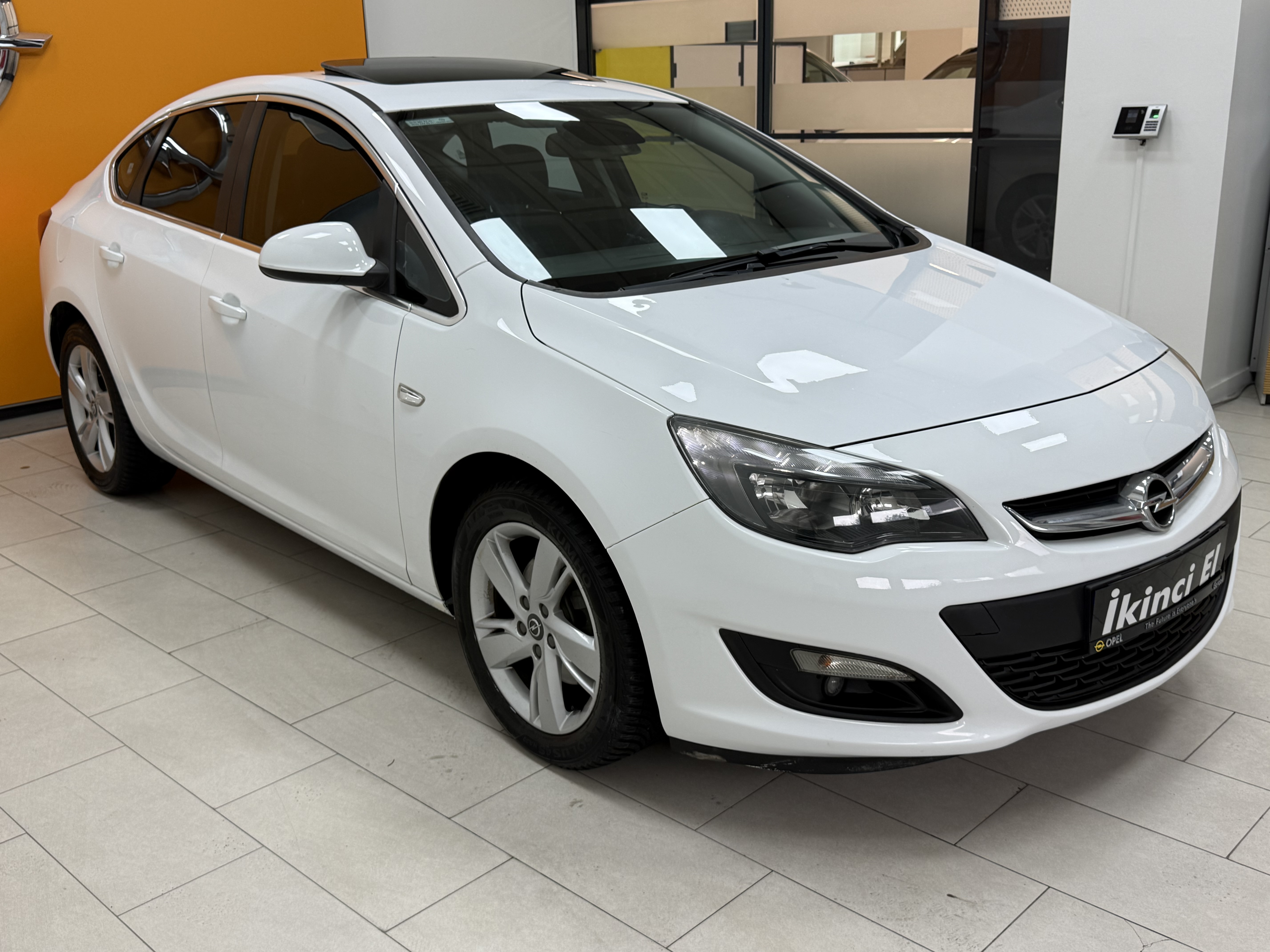 2014 Astra 1.6 CDTI Sport+Sunroof 163.326 Km