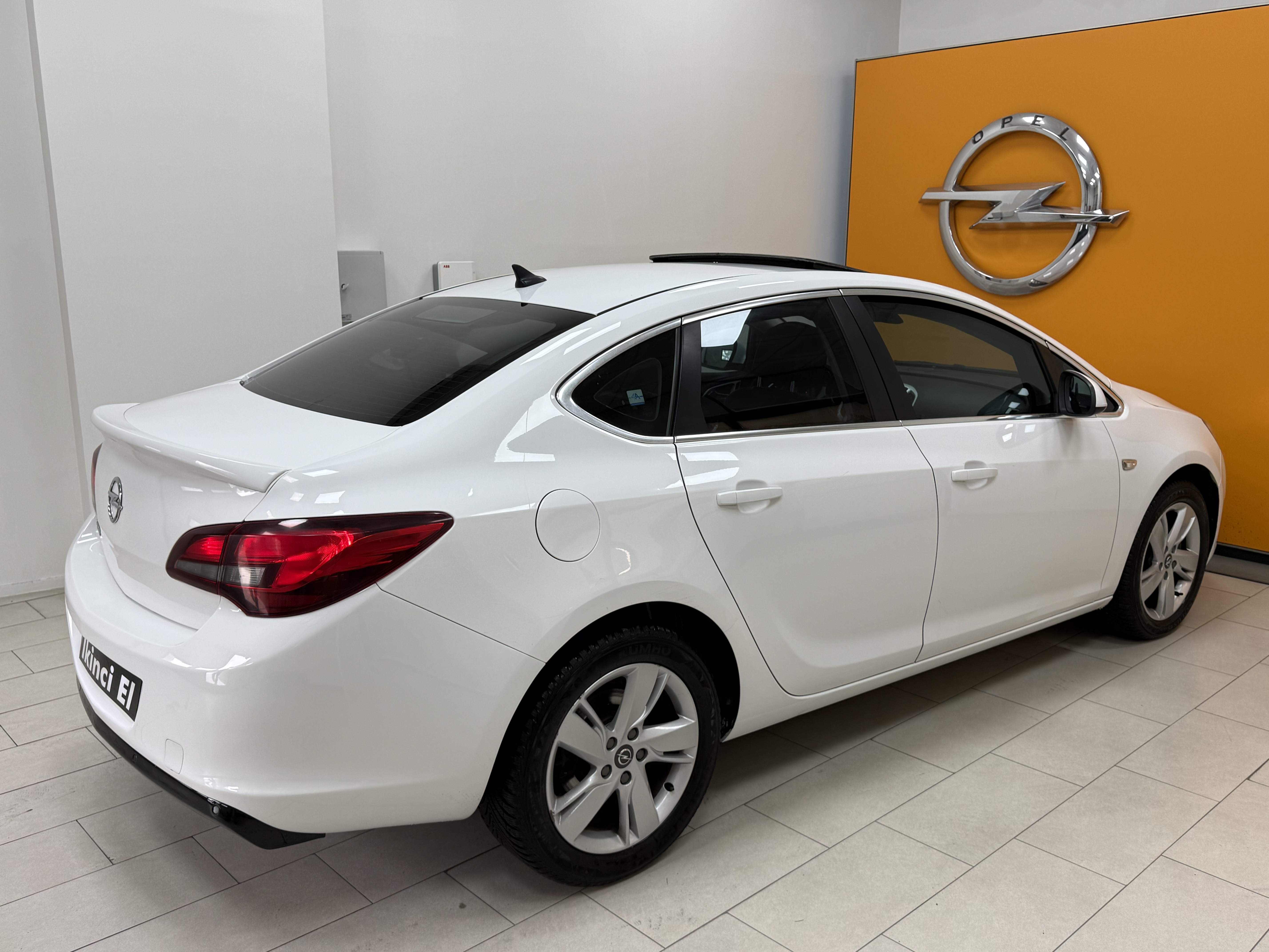 2014 Astra 1.6 CDTI Sport+Sunroof 163.326 Km
