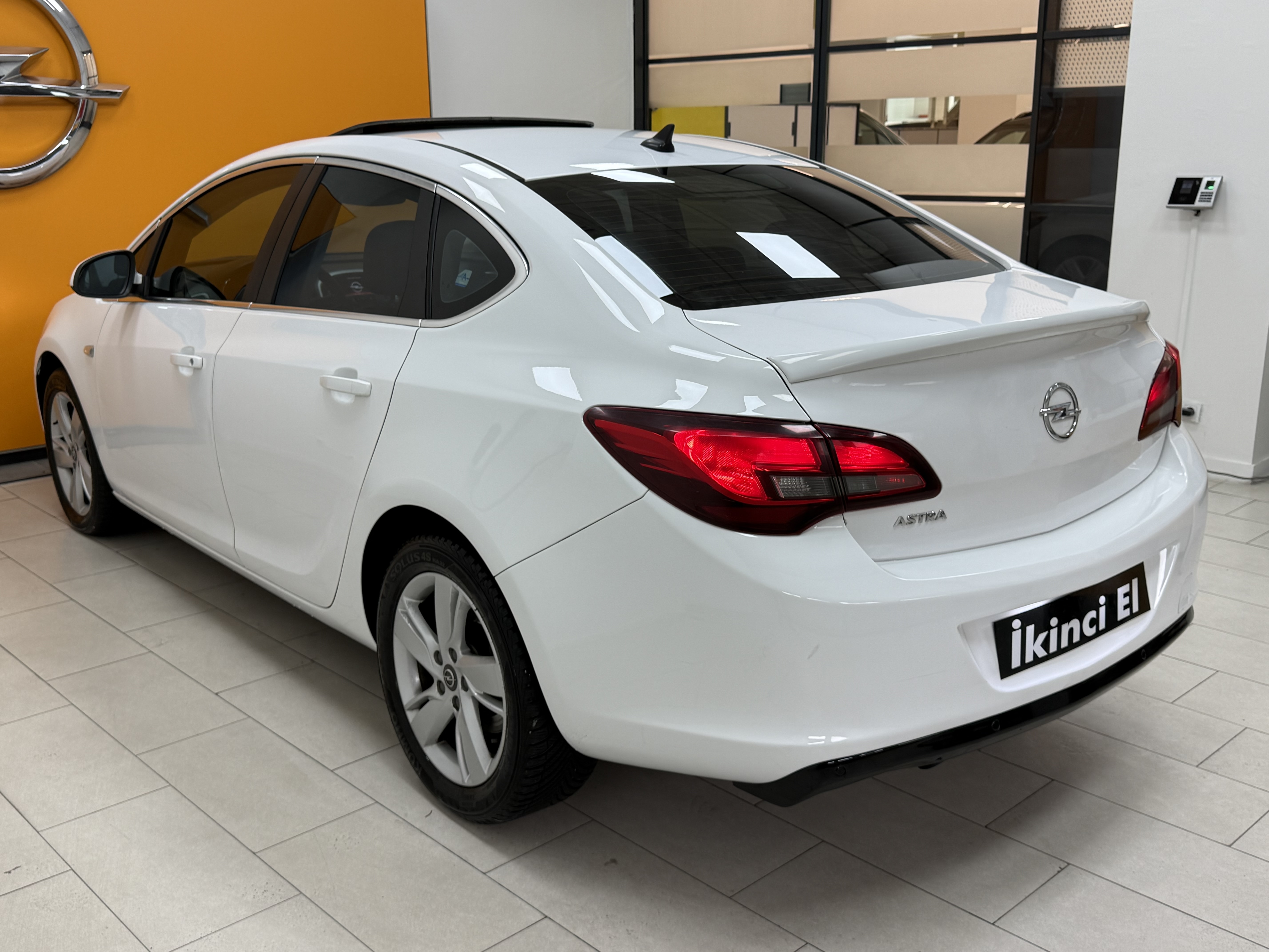 2014 Astra 1.6 CDTI Sport+Sunroof 163.326 Km