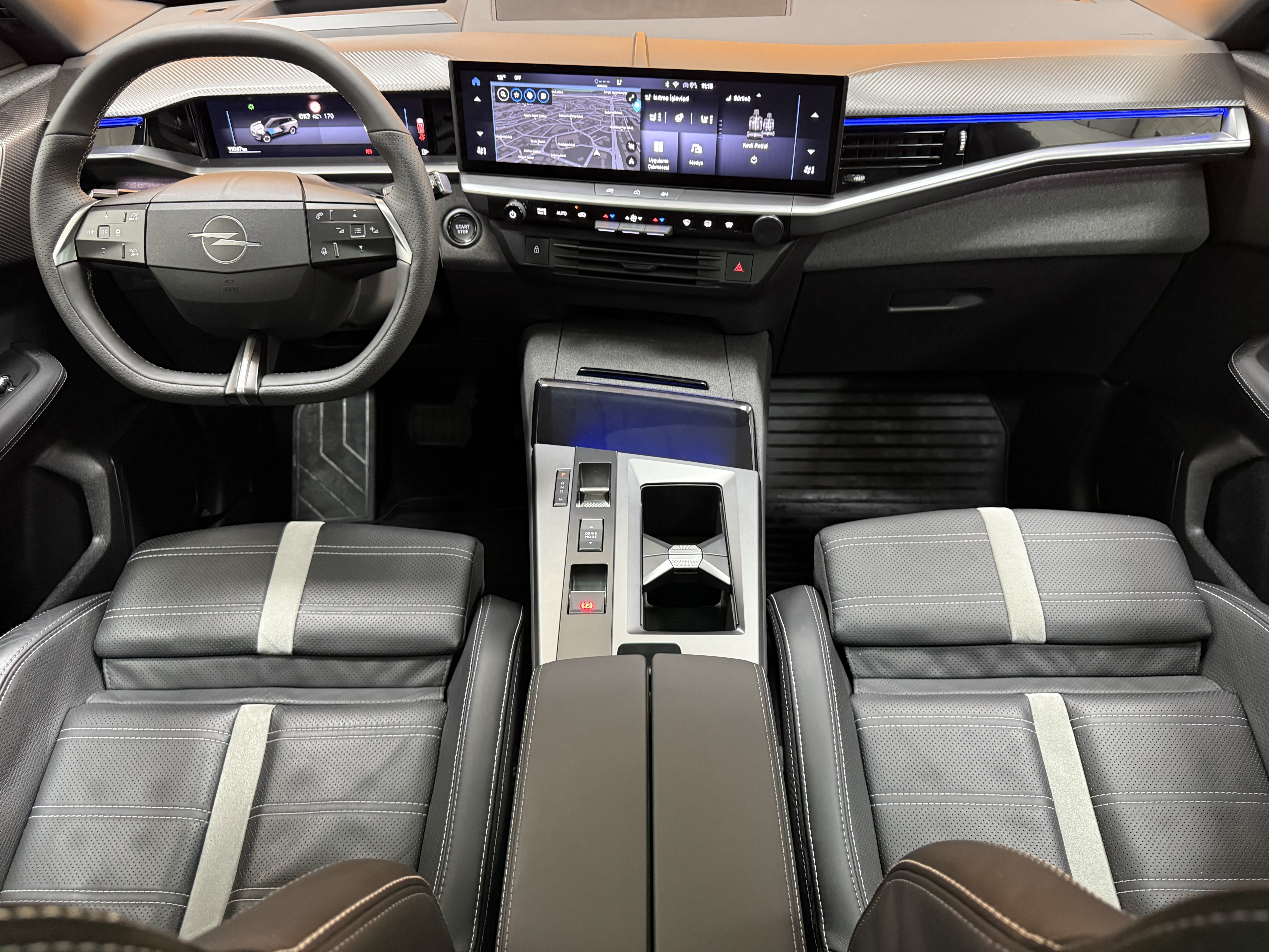  2025 Grandland 1.2 Hybrid GS+Ultimate 11.047 Km