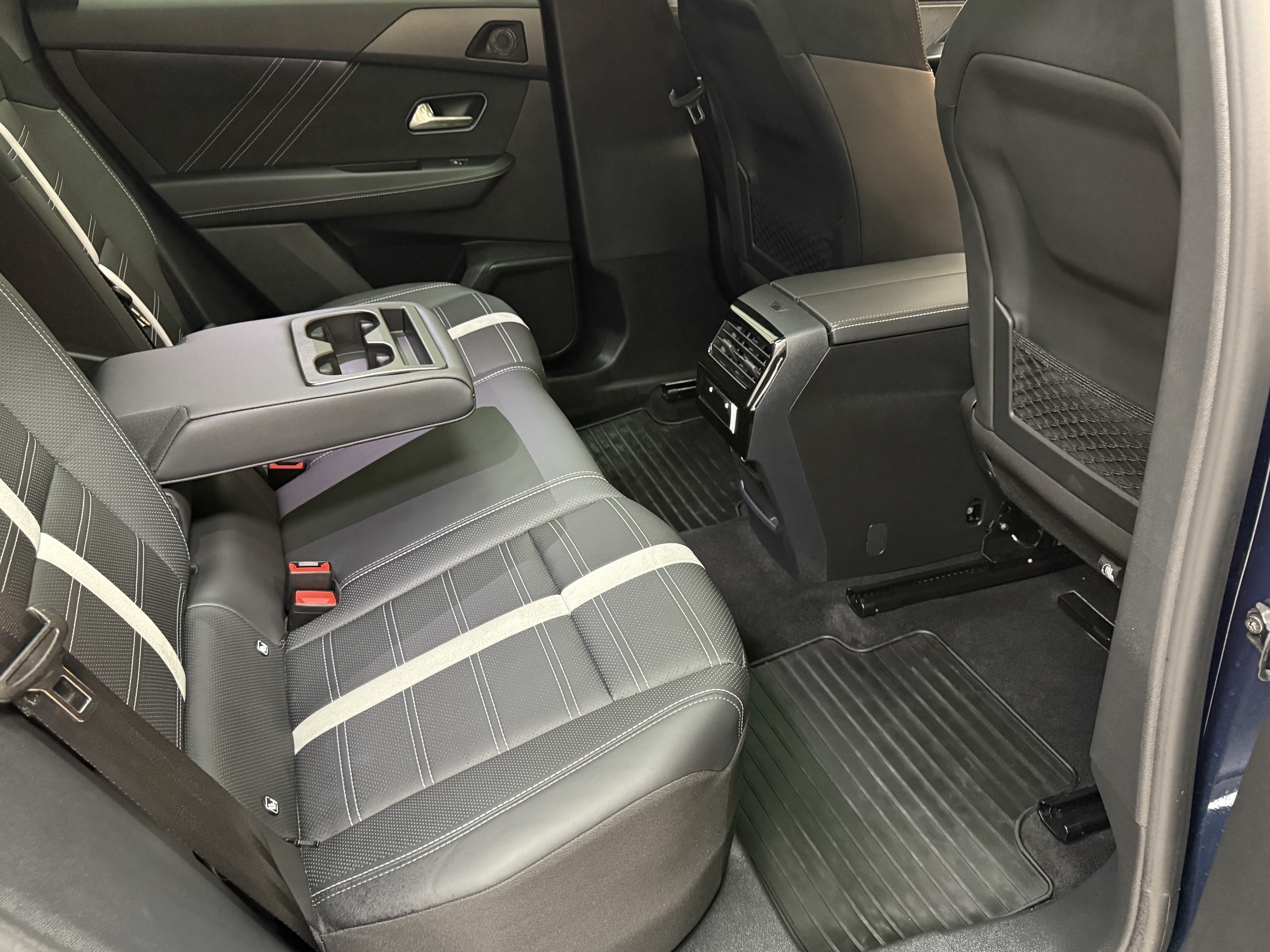  2025 Grandland 1.2 Hybrid GS+Ultimate 11.047 Km