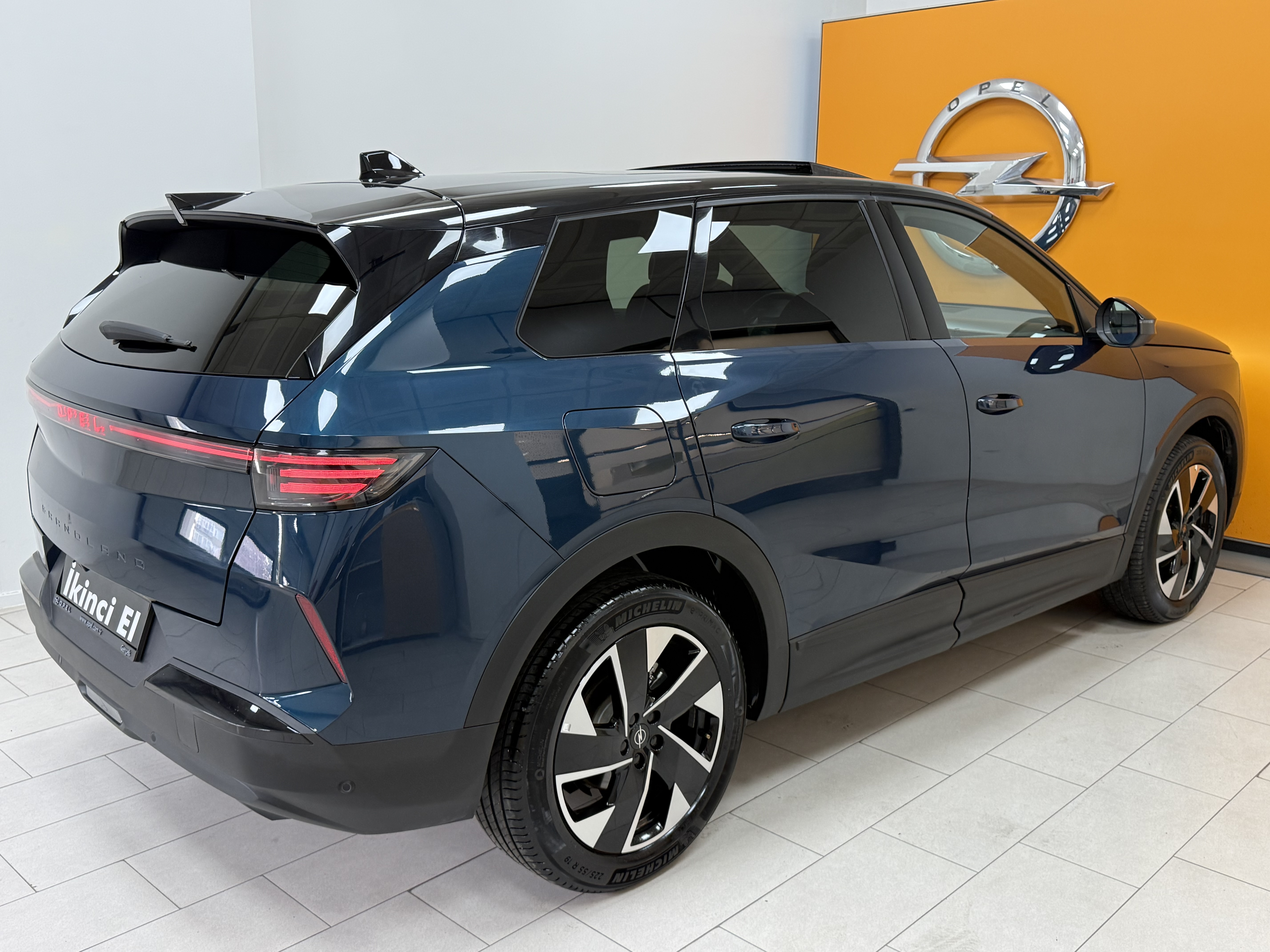  2025 Grandland 1.2 Hybrid GS+Ultimate 11.047 Km