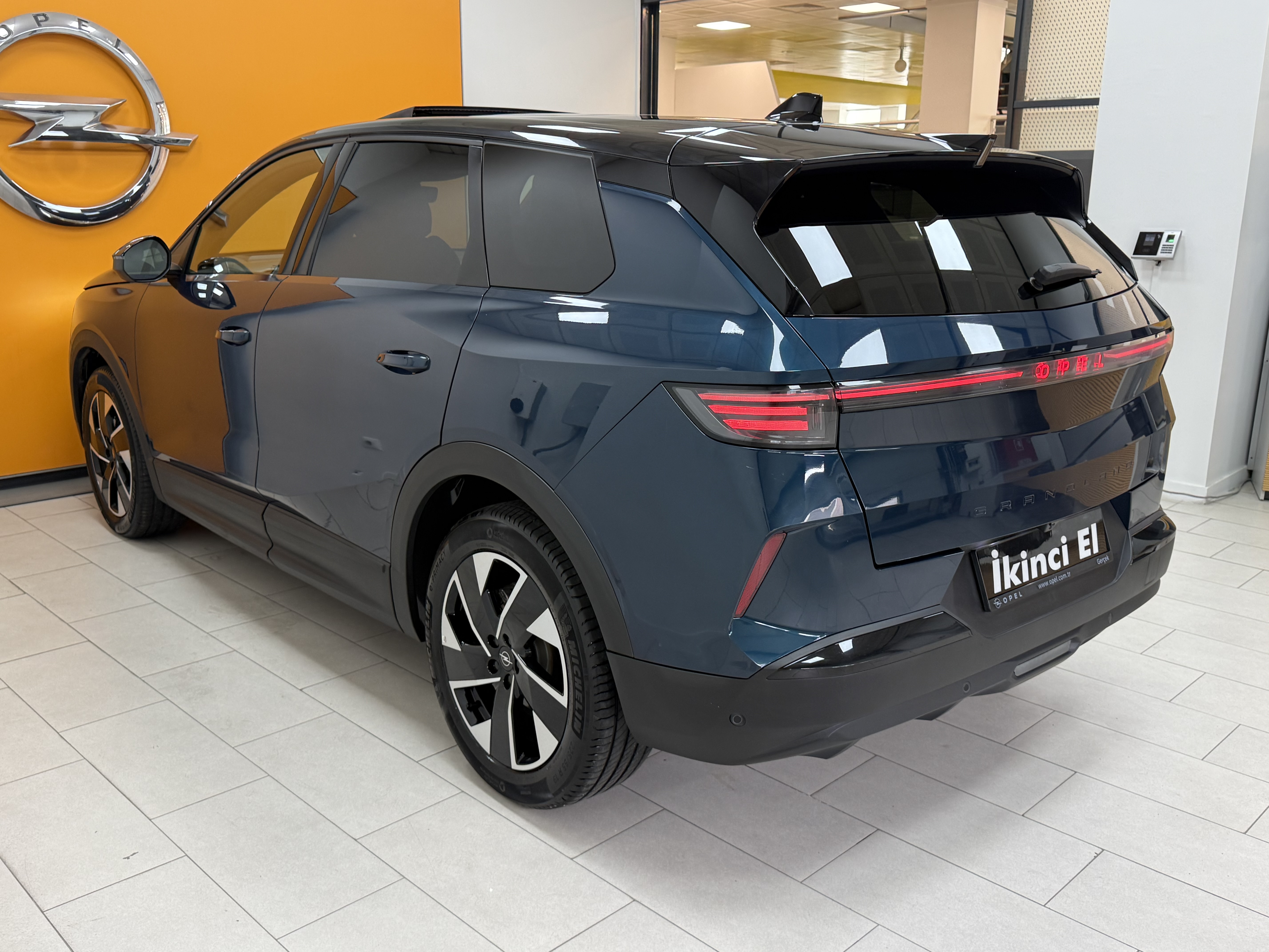  2025 Grandland 1.2 Hybrid GS+Ultimate 11.047 Km