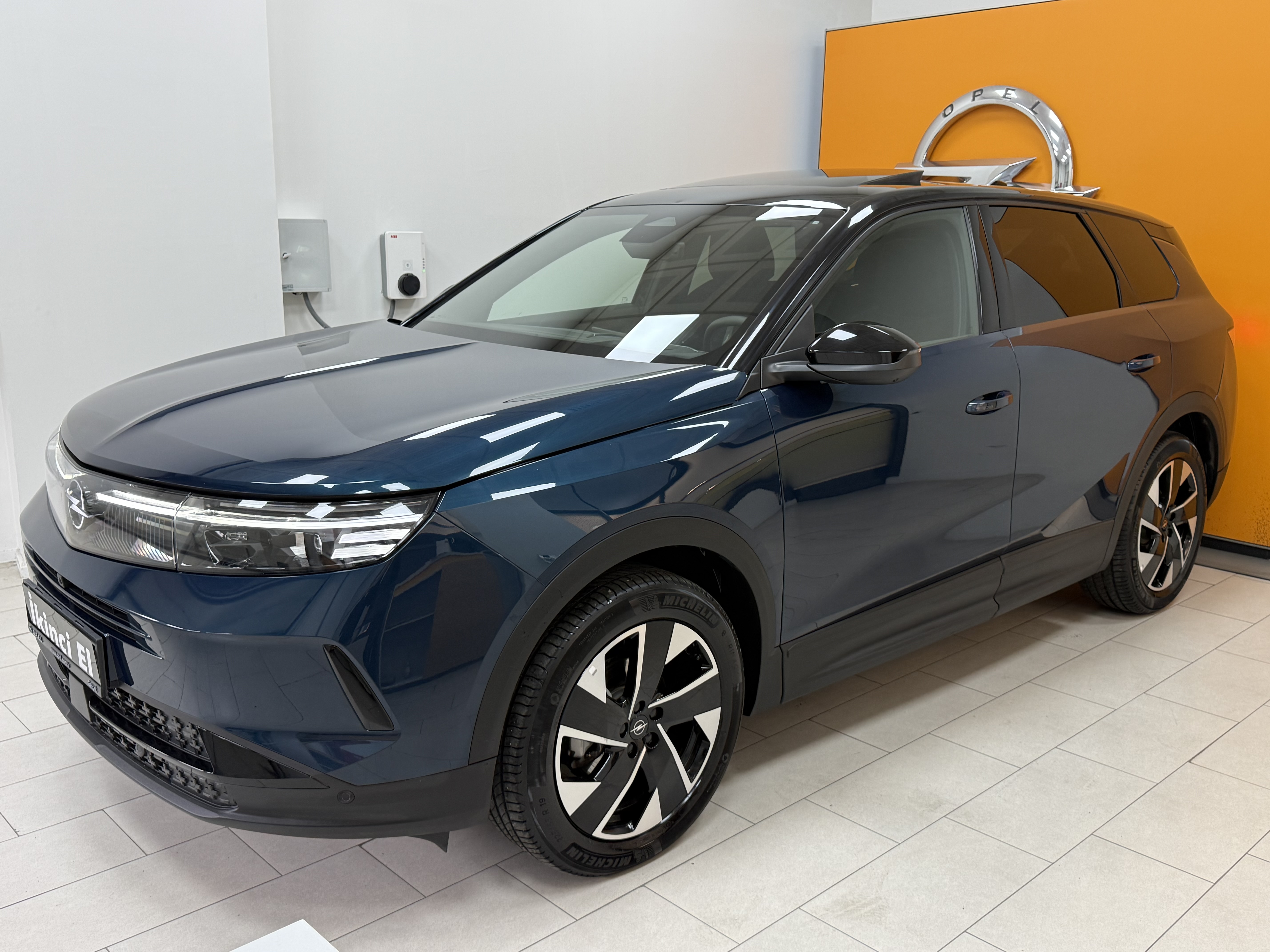  2025 Grandland 1.2 Hybrid GS+Ultimate 11.047 Km