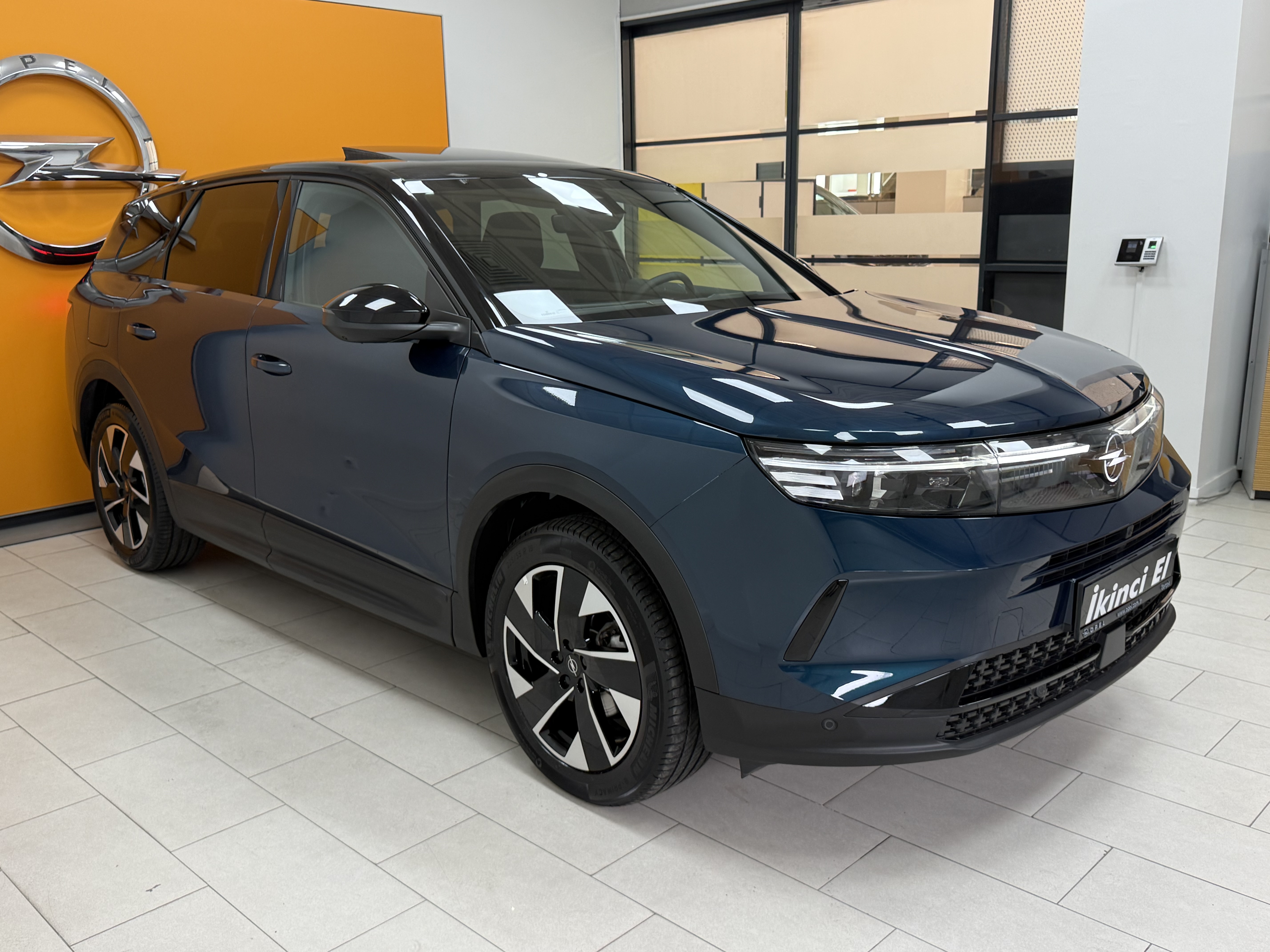  2025 Grandland 1.2 Hybrid GS+Ultimate 11.047 Km