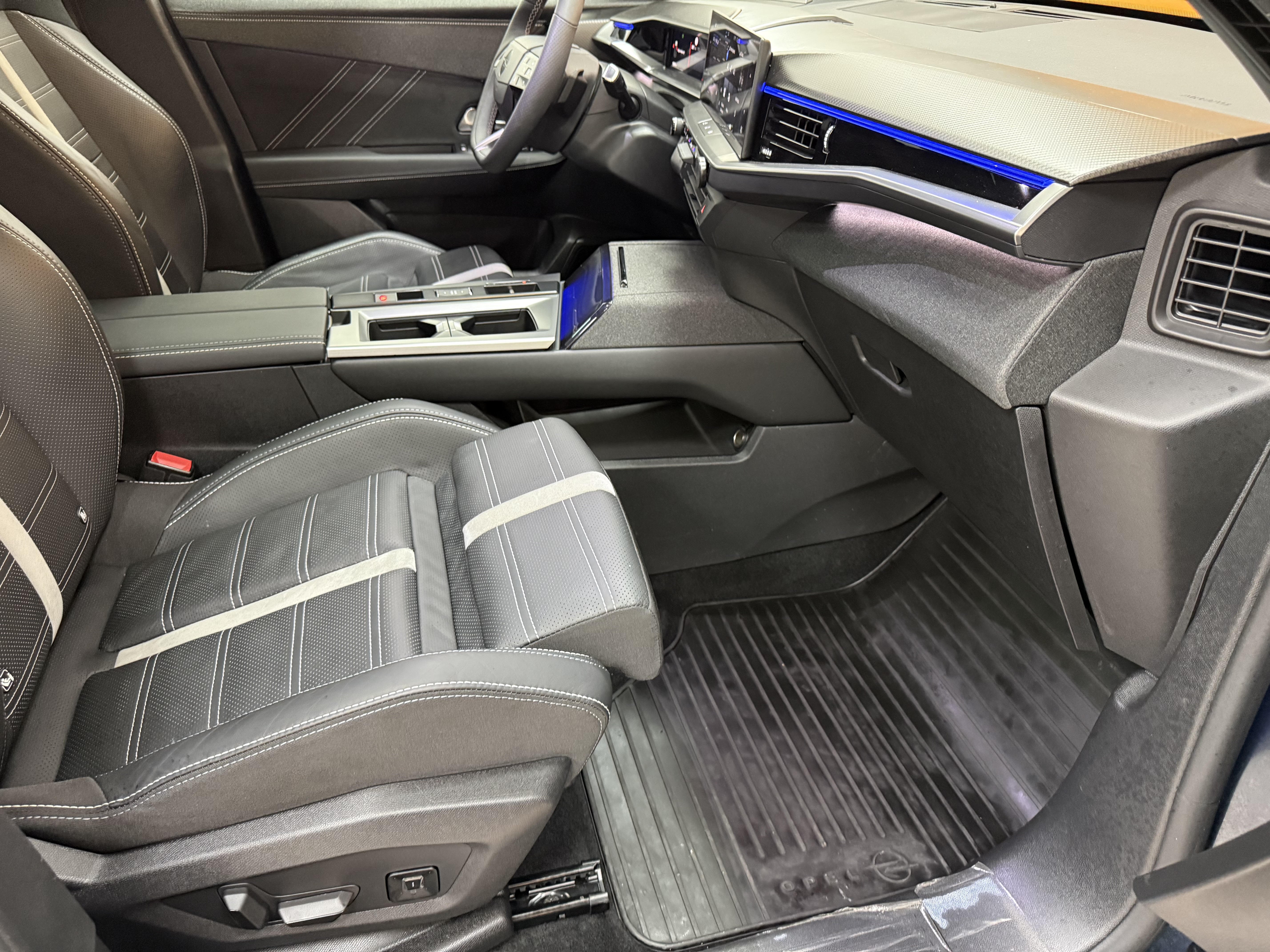  2025 Grandland 1.2 Hybrid GS+Ultimate 11.047 Km