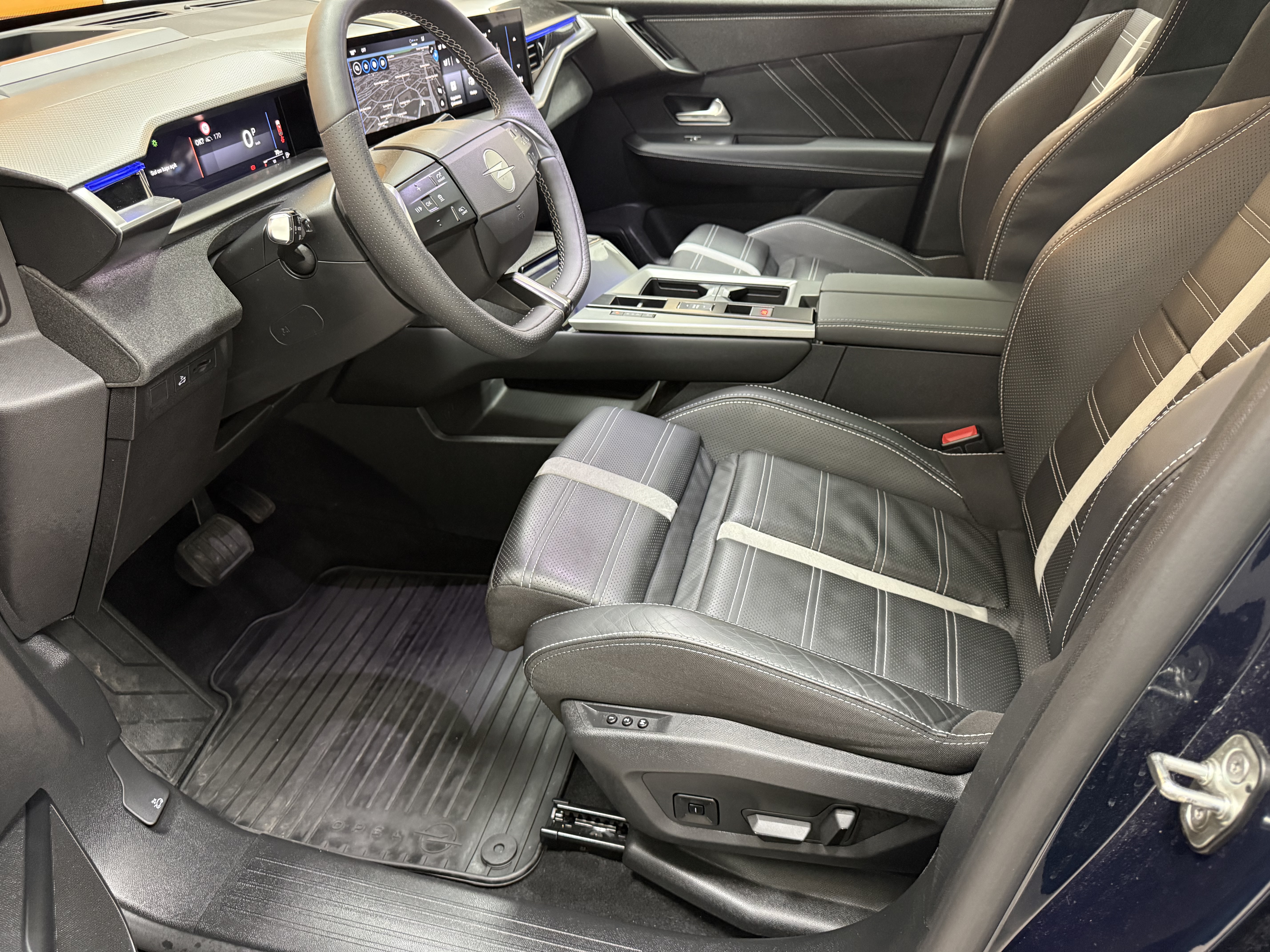  2025 Grandland 1.2 Hybrid GS+Ultimate 11.047 Km