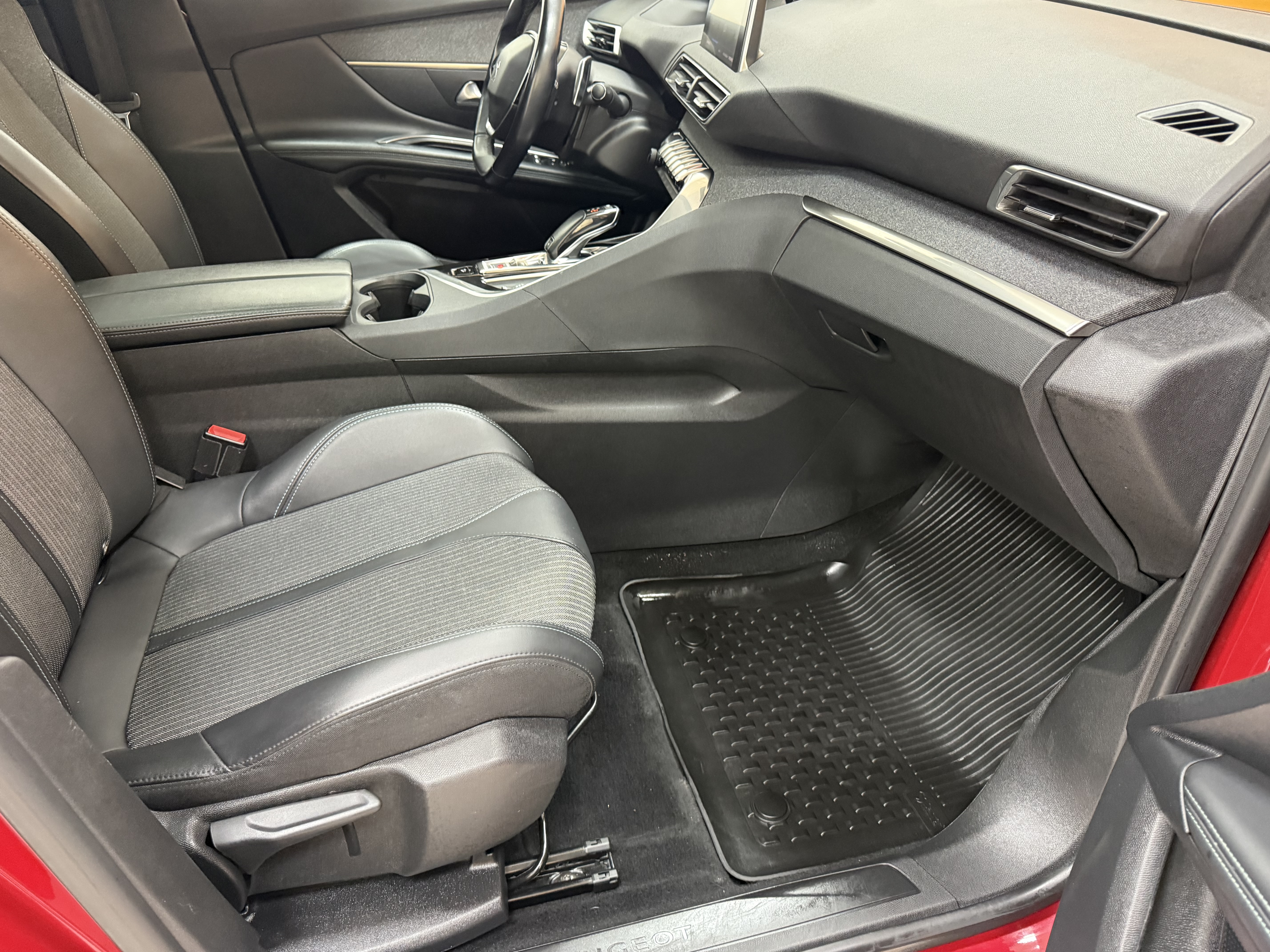 2022 3008 1.5 BlueHDi Allure 98.102 Km