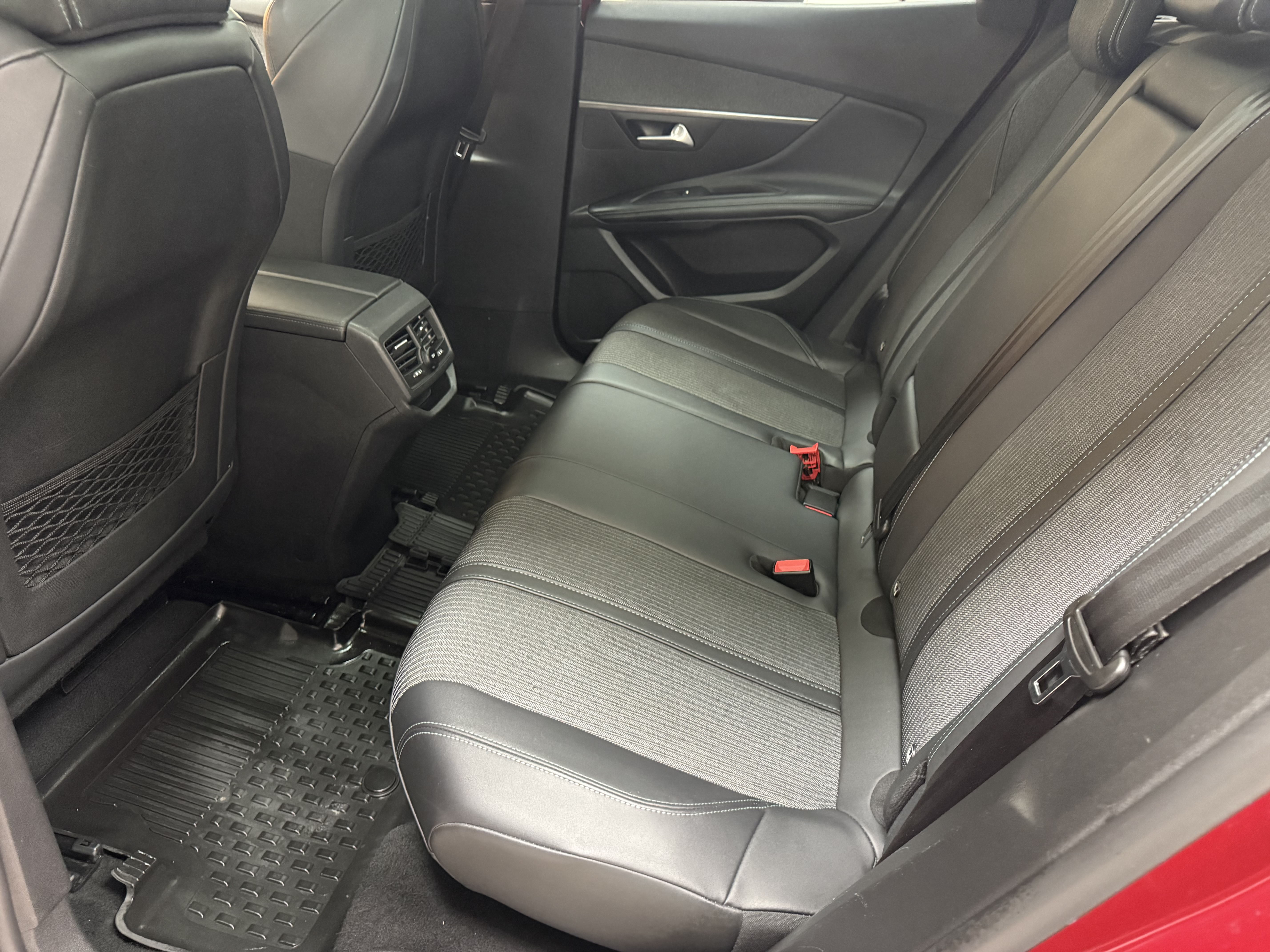 2022 3008 1.5 BlueHDi Allure 98.102 Km