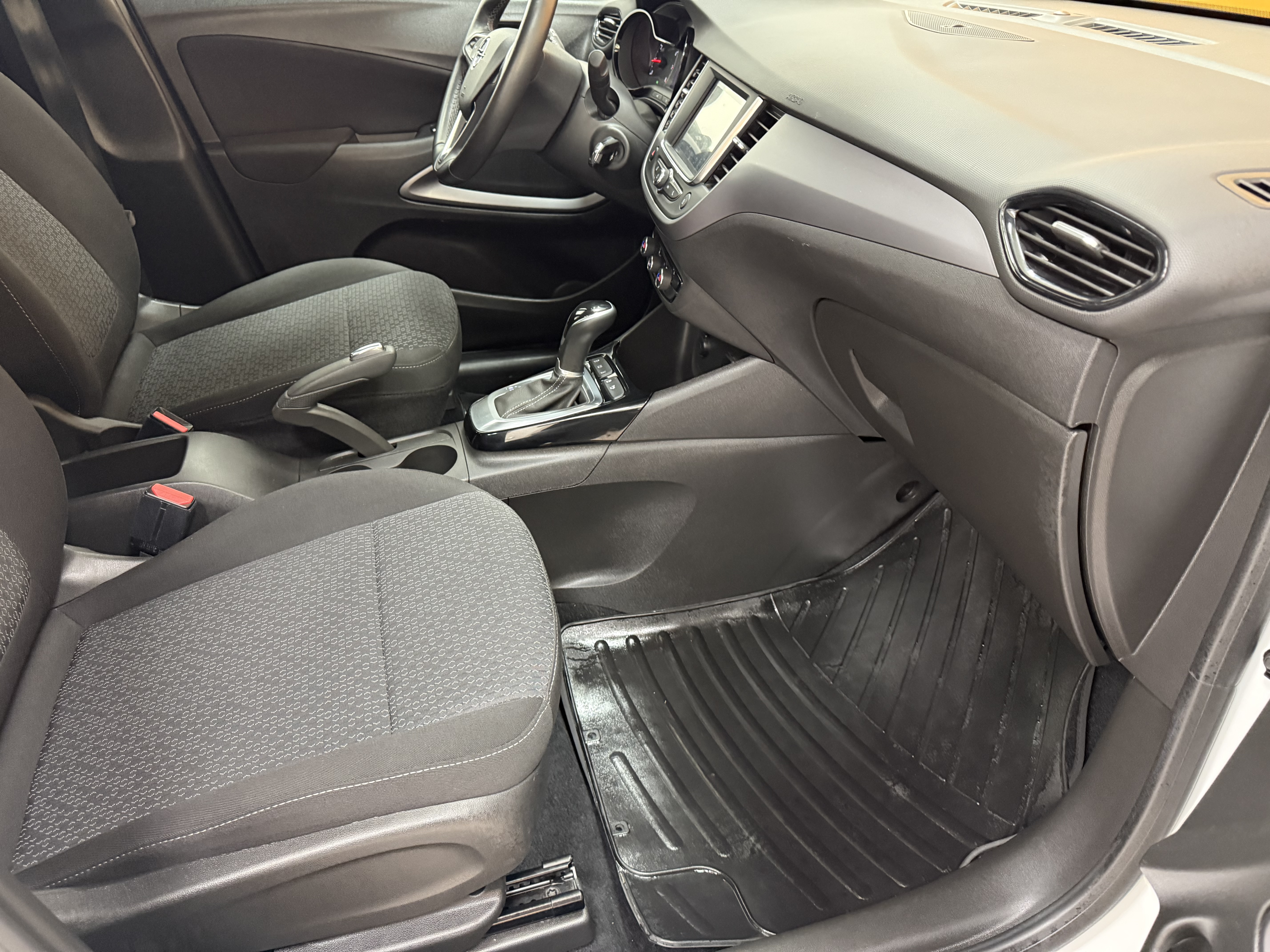 2023 Crossland 1.2 T Essential 27.308 Km Boyasız