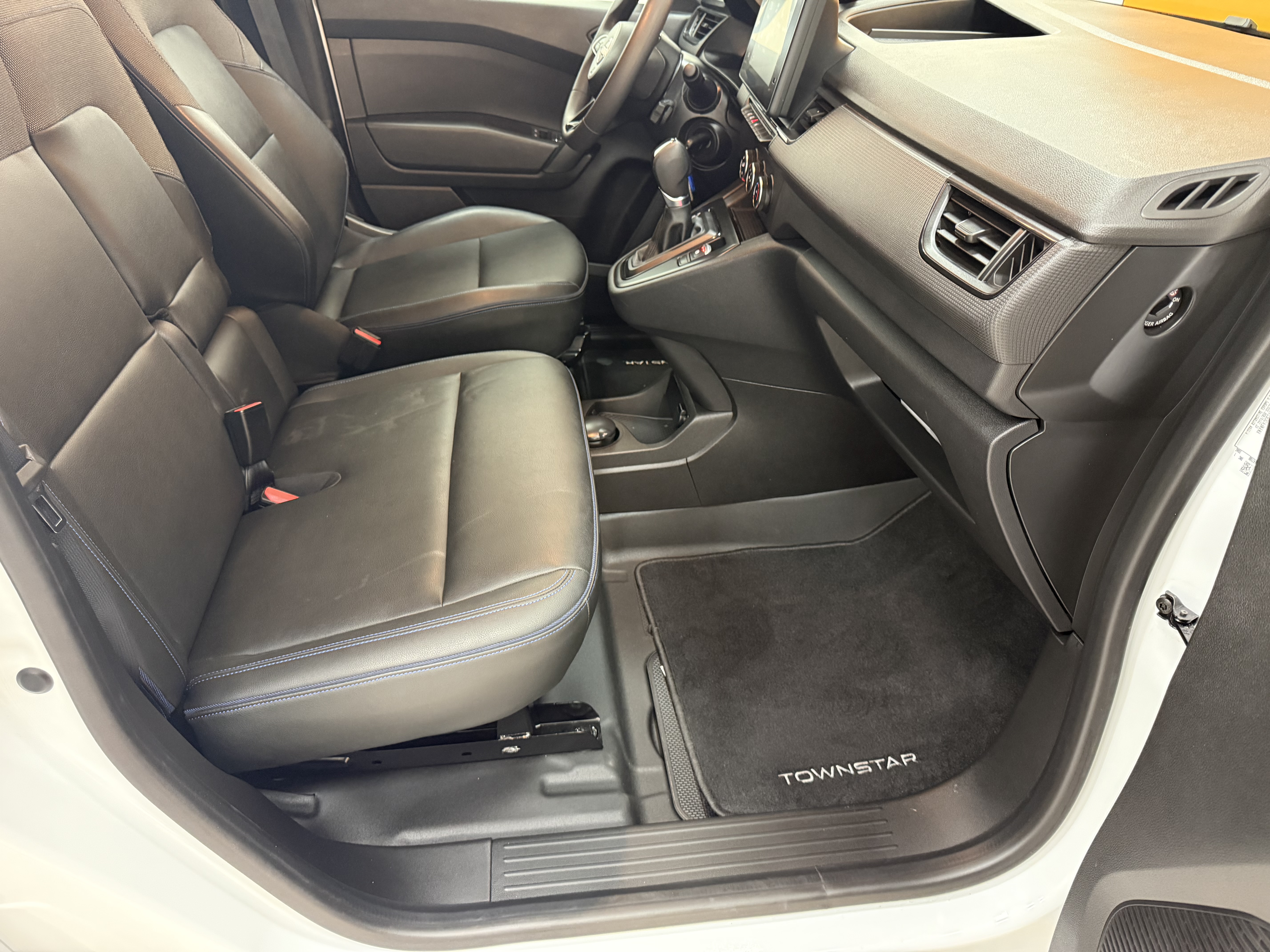 2025 Townstar 1.3 TCe Tekna 11.583 Km Boyasız