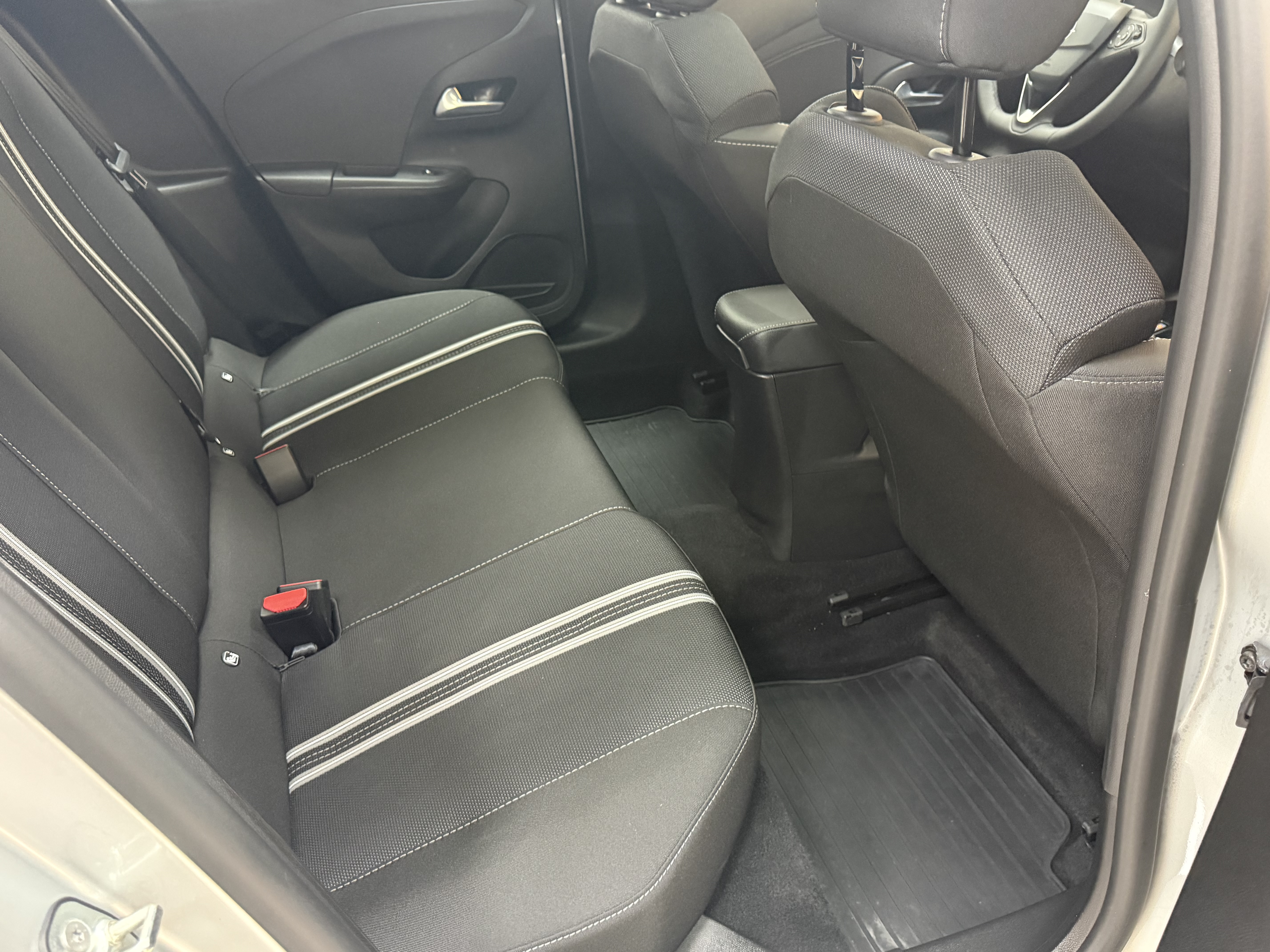  2025 Corsa E GS 11.167 Km Boyasız