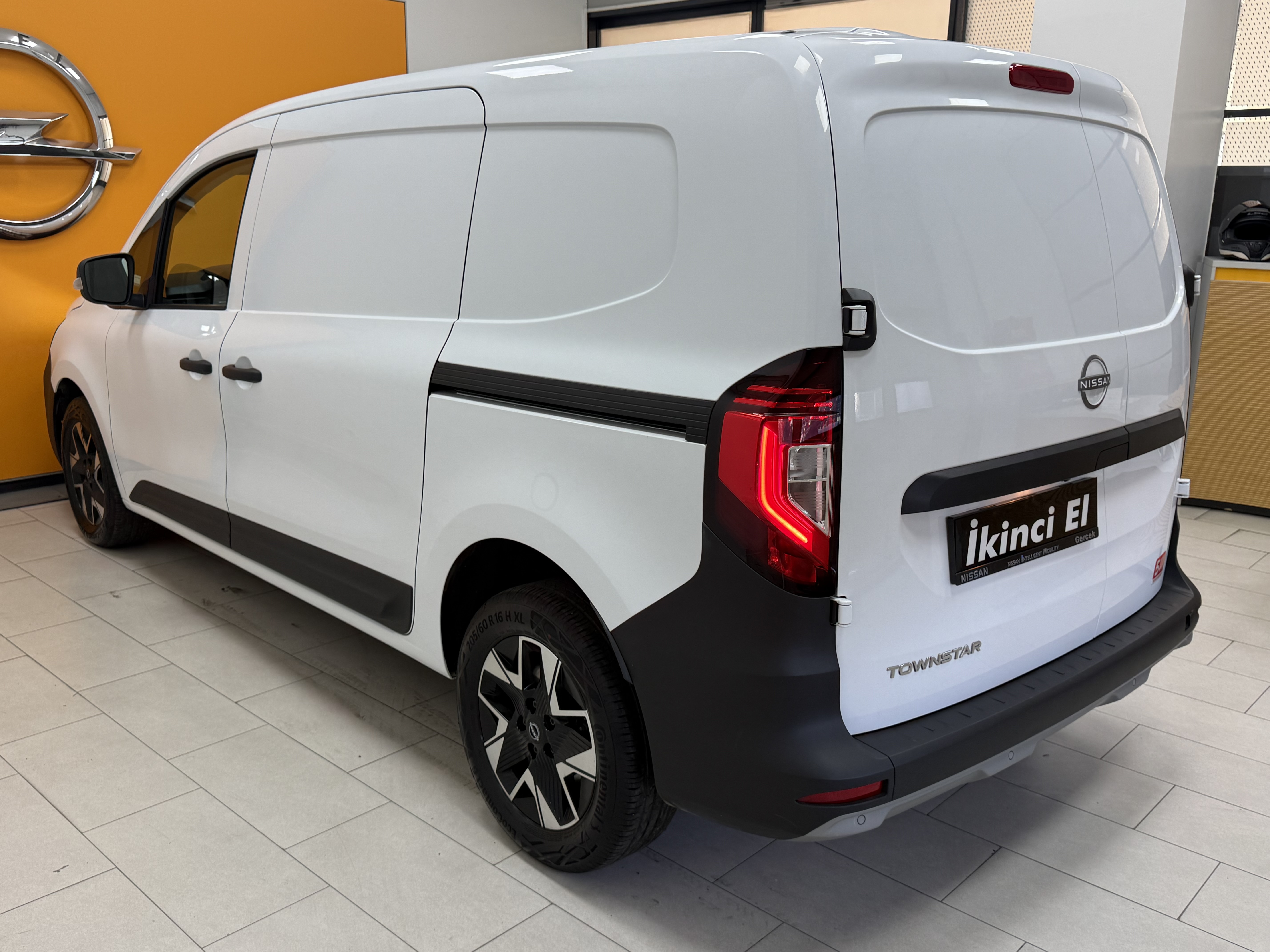 2025 Townstar 1.3 TCe Tekna 11.583 Km Boyasız