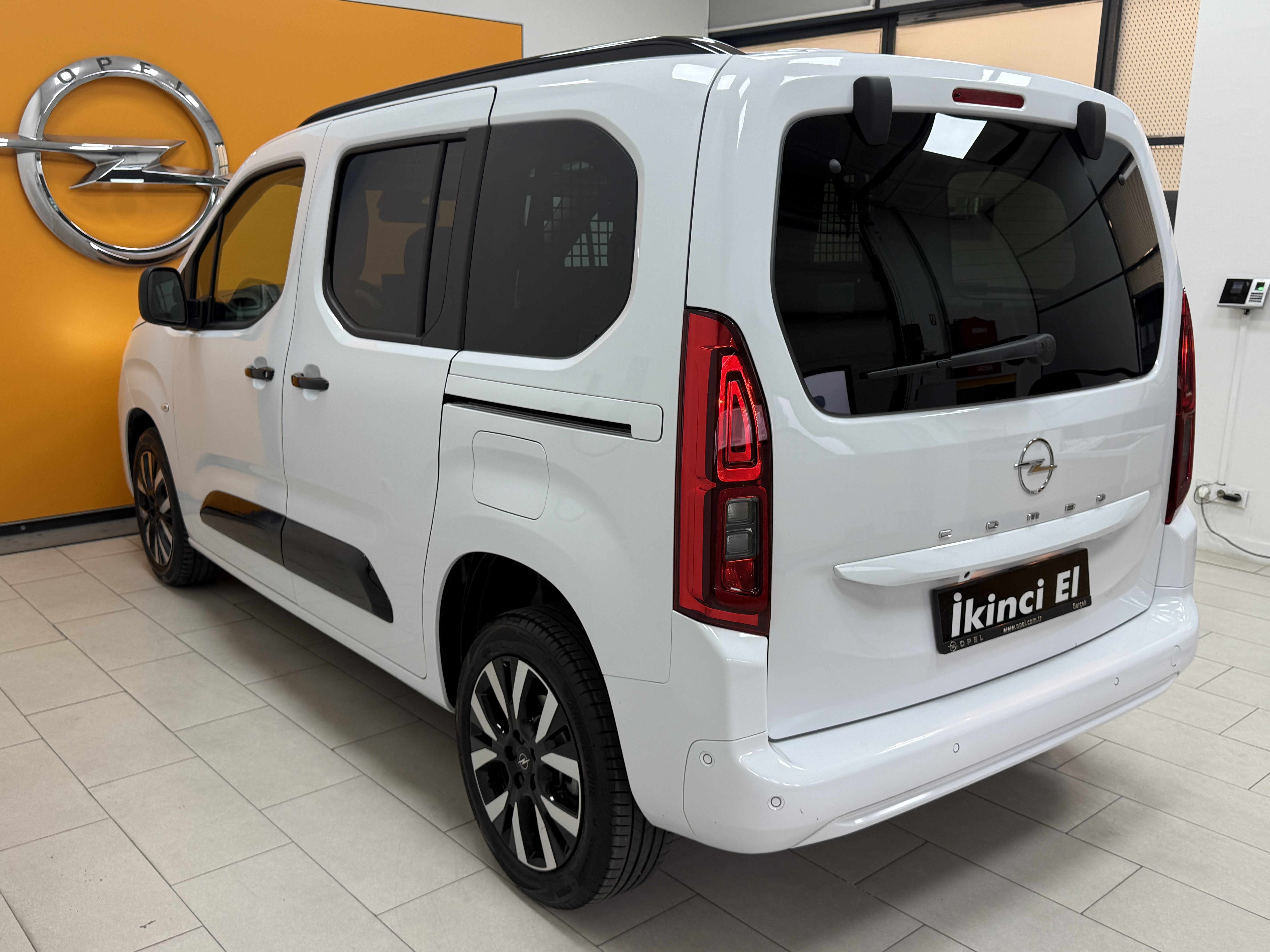 2025 Combo Life 1.5 D Ultimate 10.487 Km Boyasız