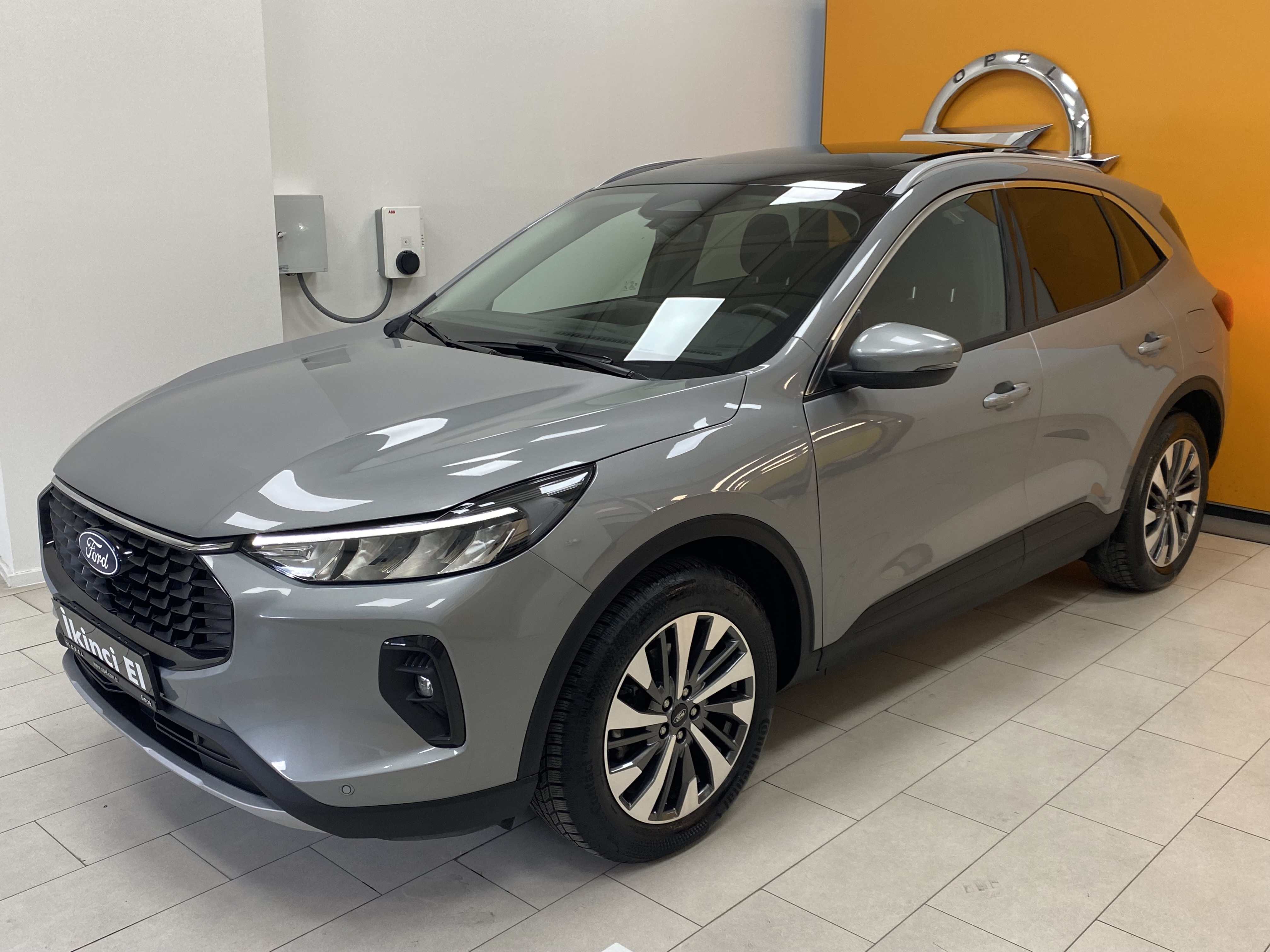 2024 Kuga 1.5 EcoBoost Titanium 54.920 Km Boyasız