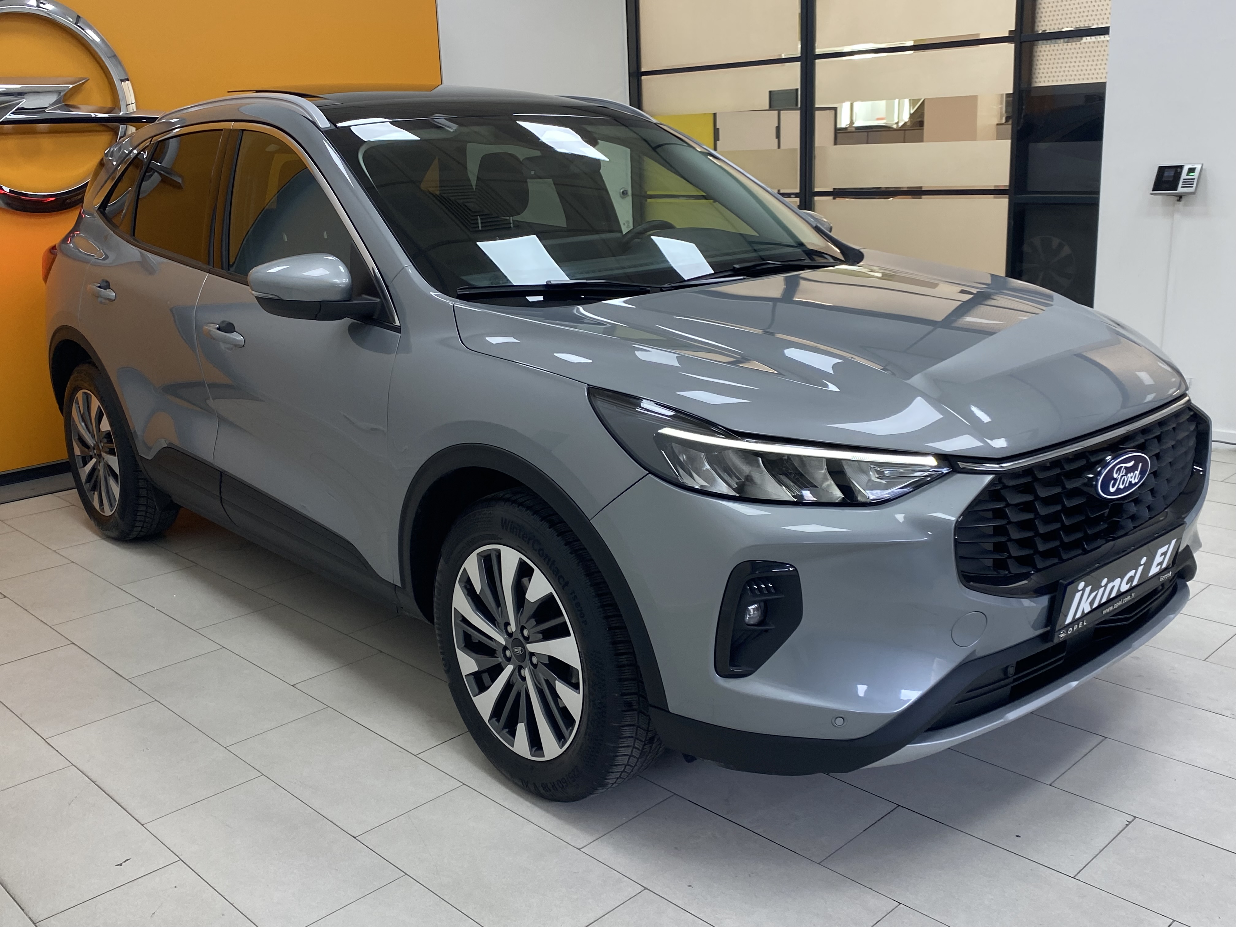 2024 Kuga 1.5 EcoBoost Titanium 54.920 Km Boyasız