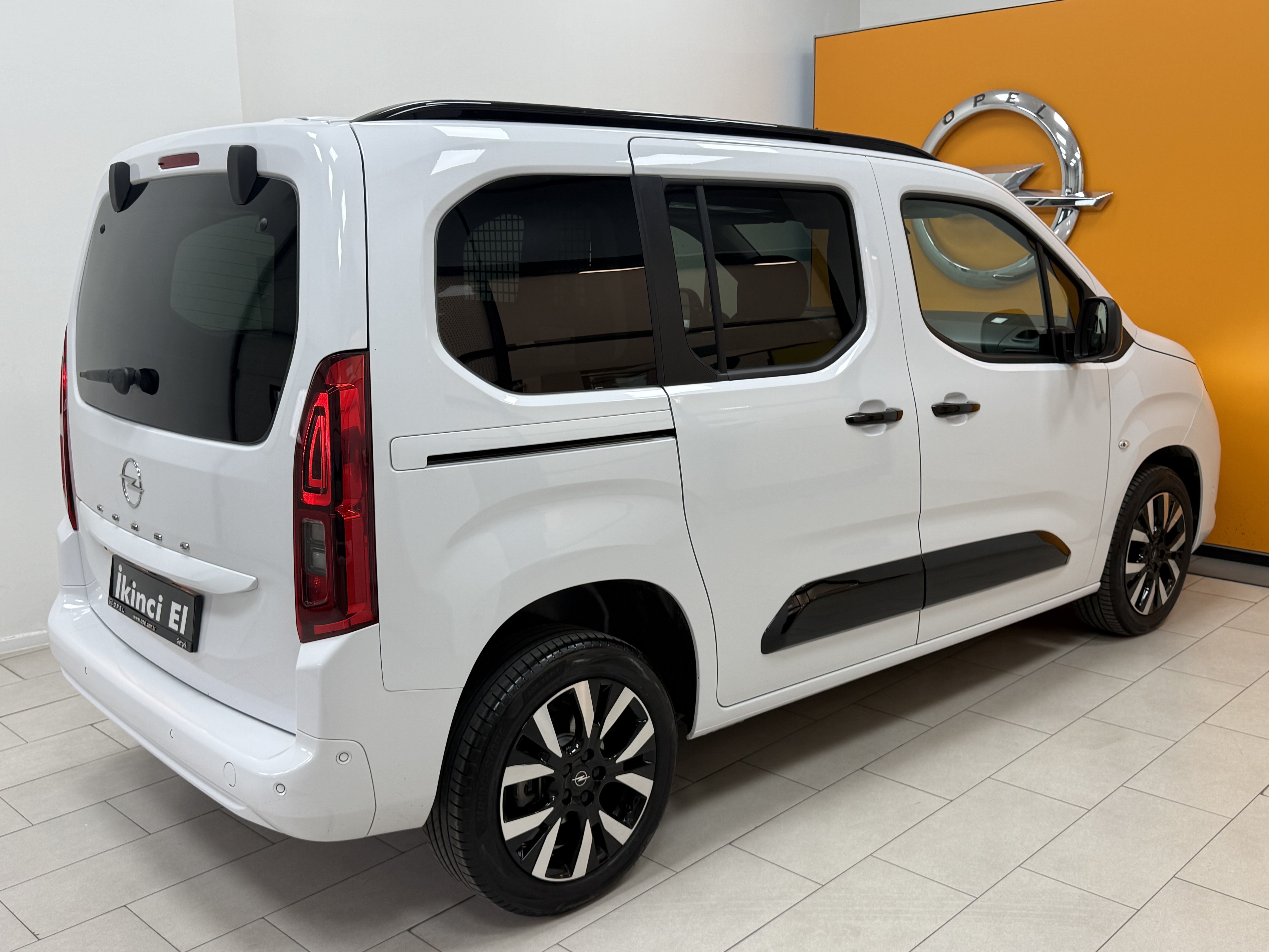 2025 Combo Life 1.5 D Ultimate 10.487 Km Boyasız