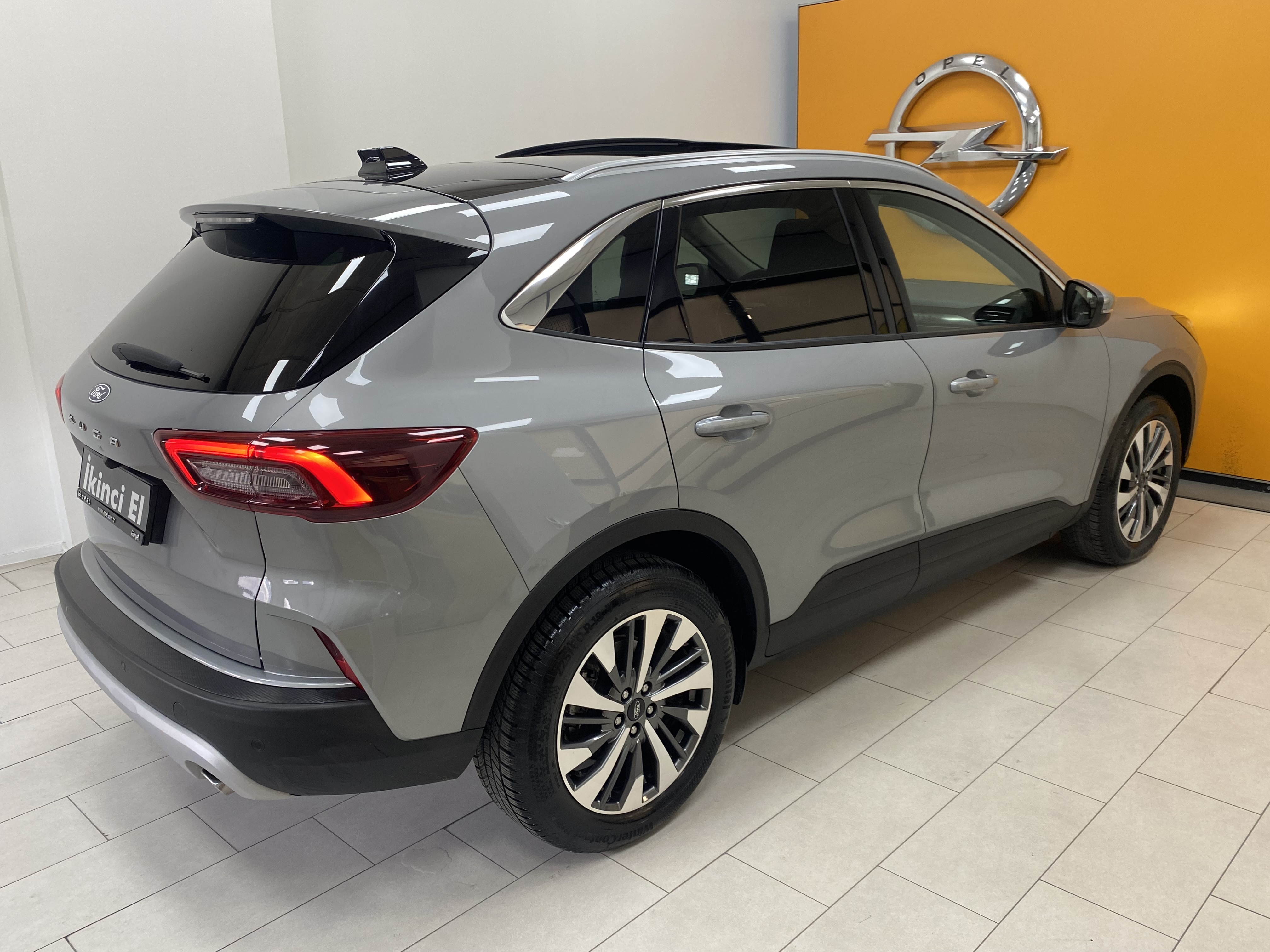 2024 Kuga 1.5 EcoBoost Titanium 54.920 Km Boyasız