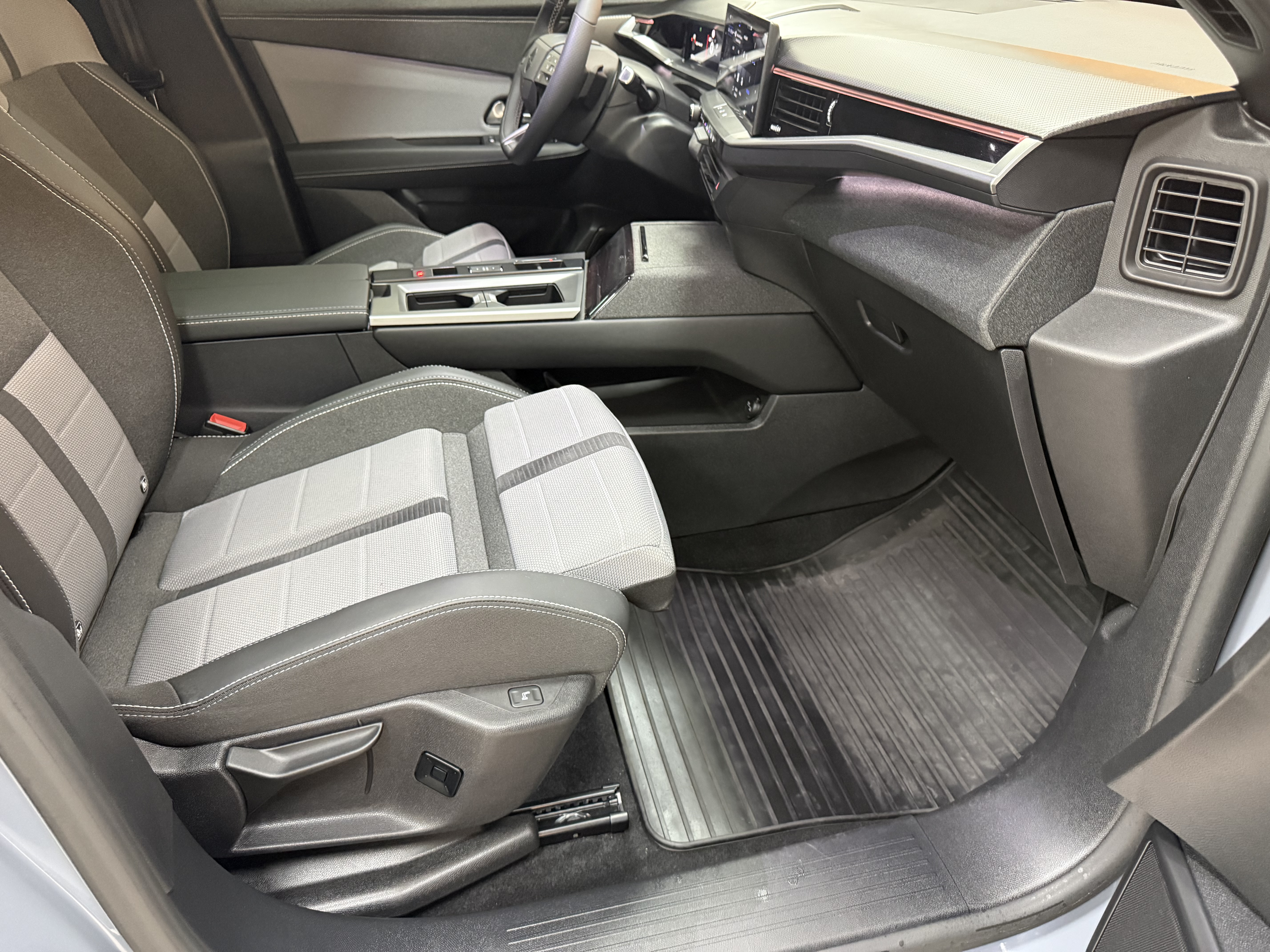 2025 Grandland 1.2 Hybrid GS+Teknoloji 10.724 Km