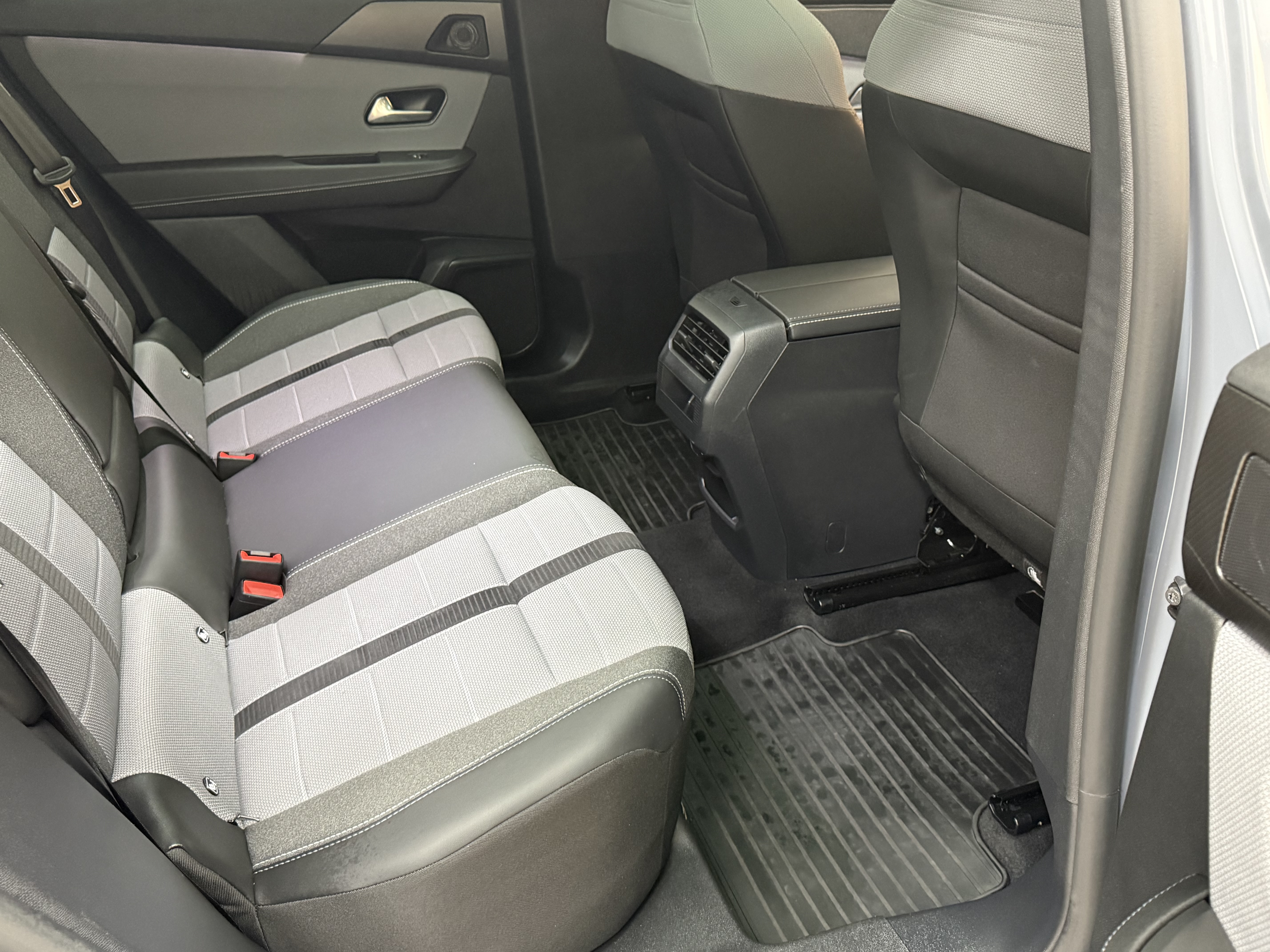 2025 Grandland 1.2 Hybrid GS+Teknoloji 10.724 Km