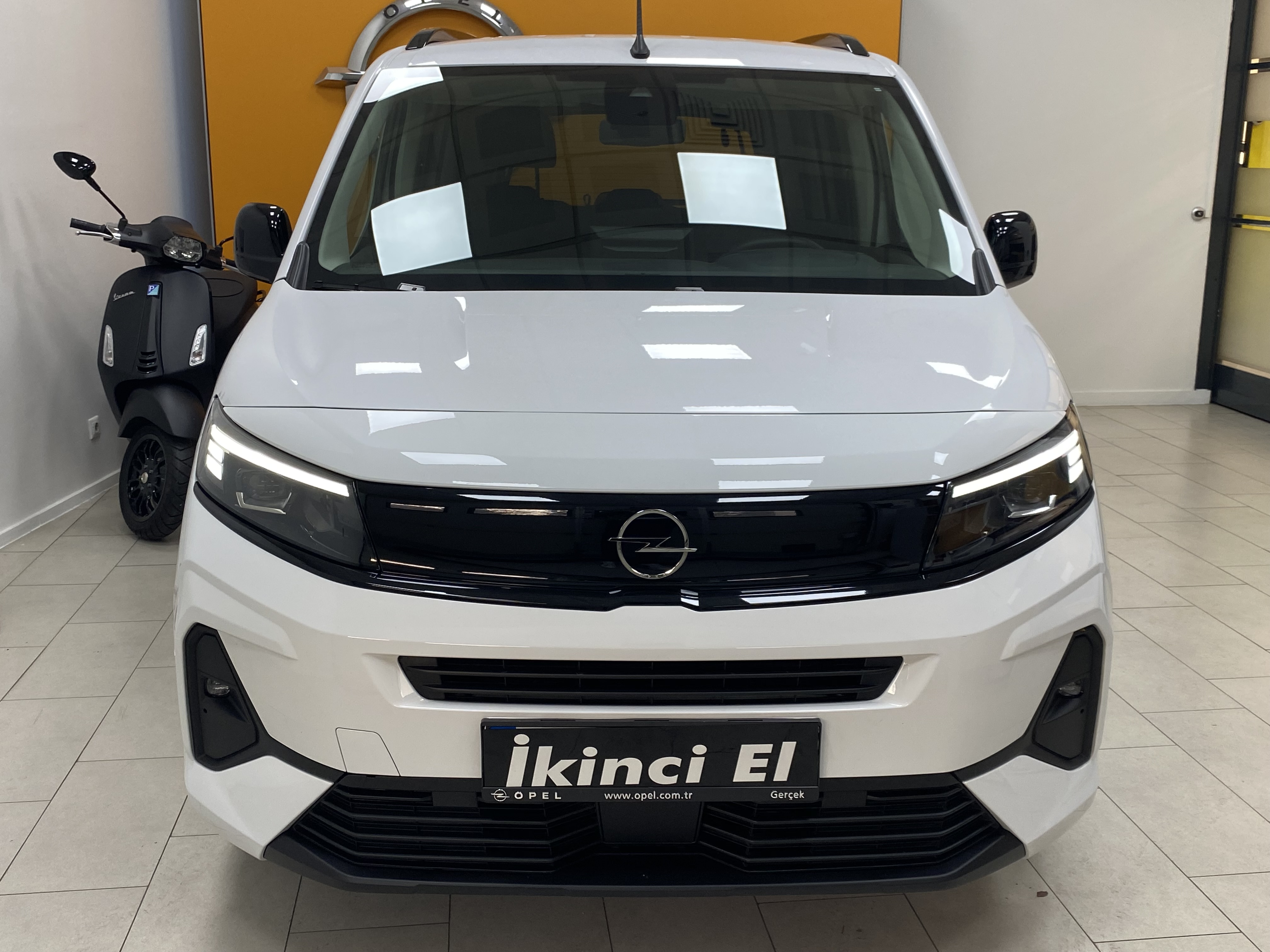 2024 Combo Elektrik 100 kW 7.859 Km