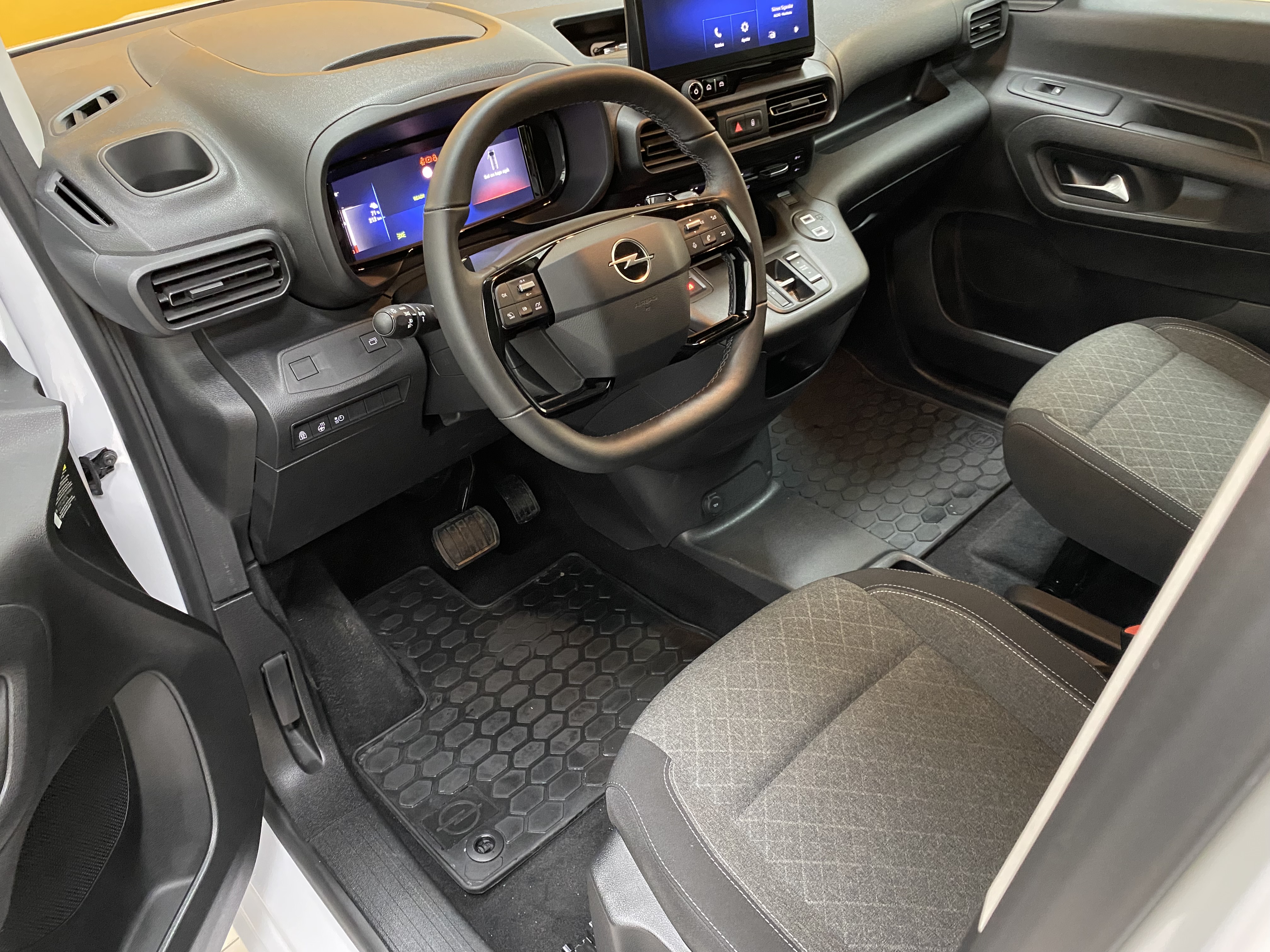 2024 Combo Elektrik 100 kW 7.859 Km